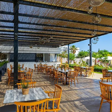 Crystal Springs 4*